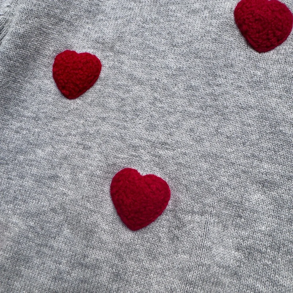 HM Kids Grey Knit Sweater Red 3D Textured Hearts Pullover Size 4-6Y